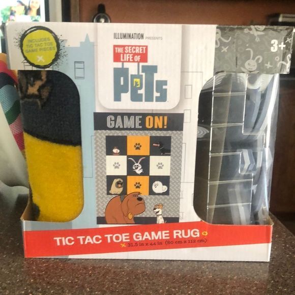 SECRET LIFE OF PETS TIC TAC TOE GAME RUG - Picture 1 of 4